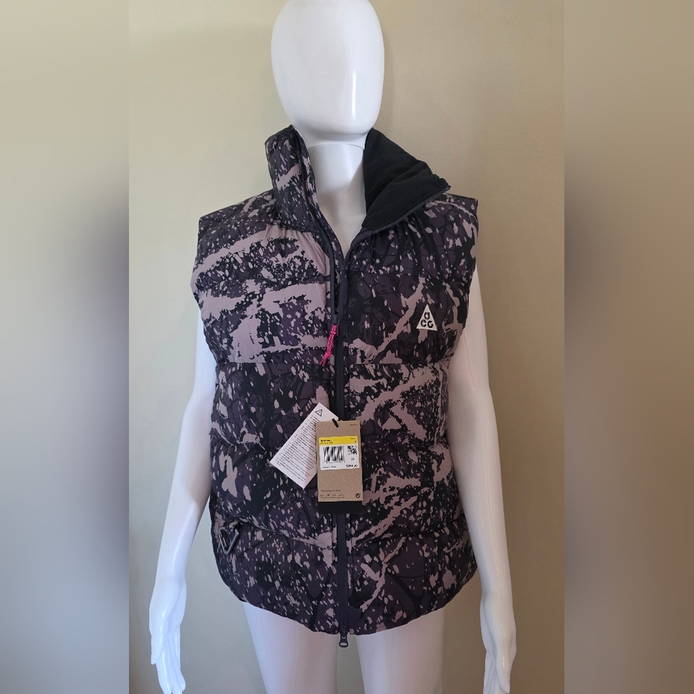 Nike ACG Lunar Lake Therma-Fit ADV  Black and Purple Woman's Size Small Vest